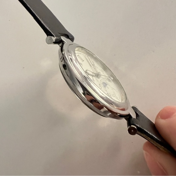 NWT 90s big Watch Silver-tone Bezel Genuine Leather Band - Picture 16 of 17